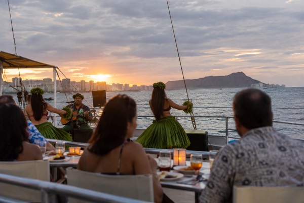 Sunset Dinner Show Afloat, Oahu